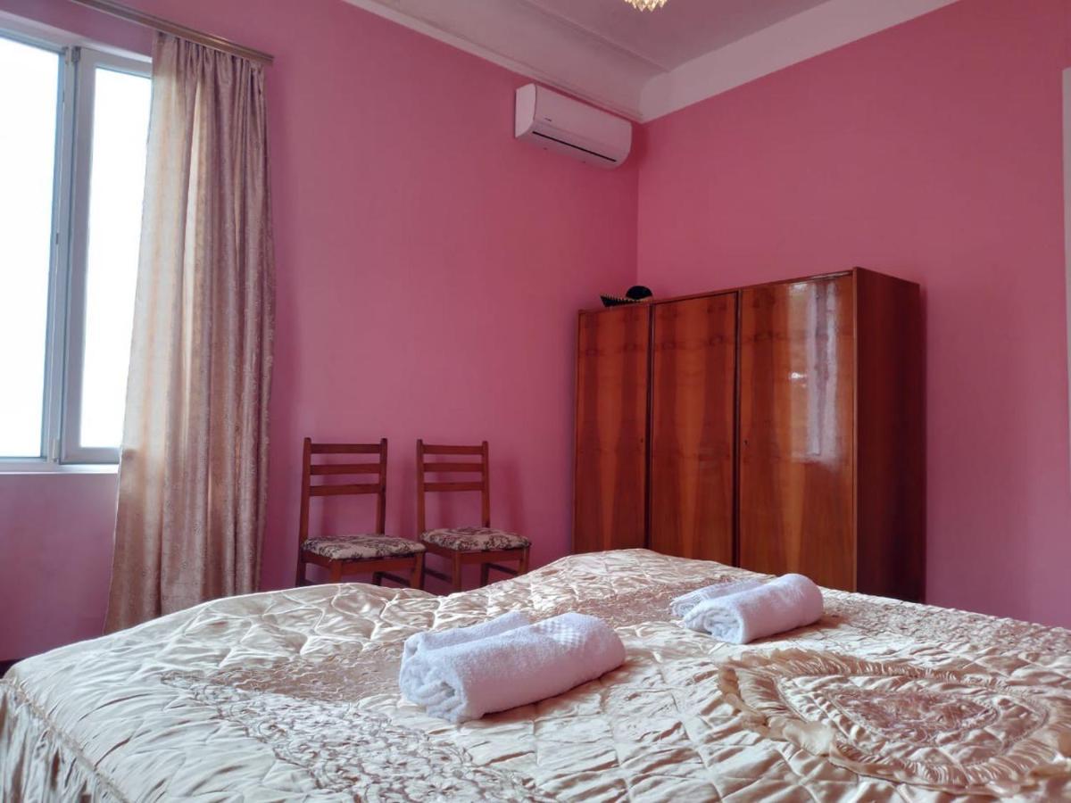Merabi And Neli Guest House Makhinjauri Buitenkant foto