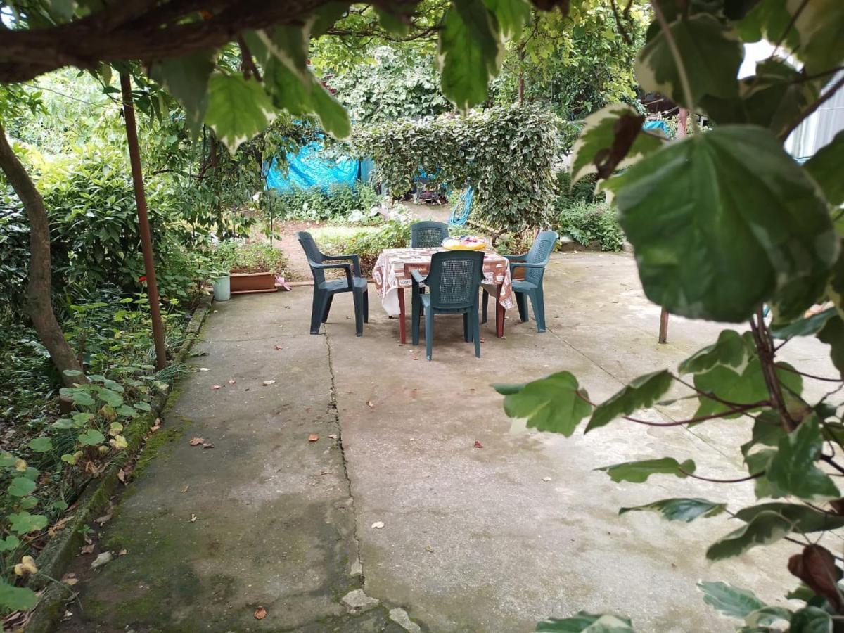 Merabi And Neli Guest House Makhinjauri Buitenkant foto