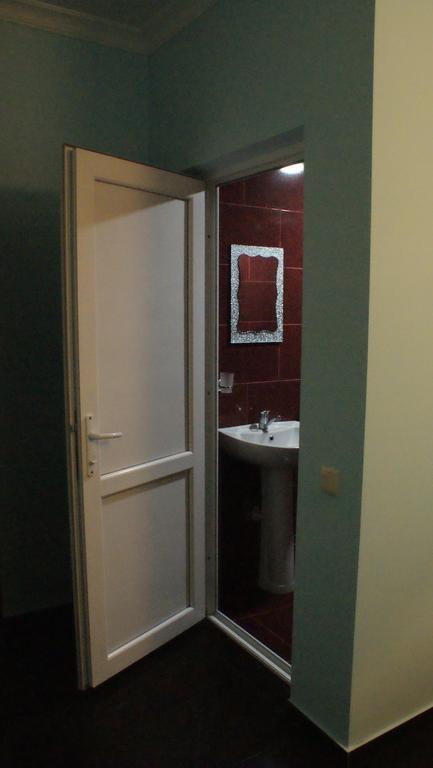 Merabi And Neli Guest House Makhinjauri Buitenkant foto